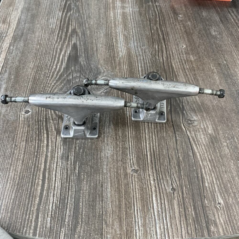 Tensor Skateboarding Trucks Used Pre-owned Skater Skateboard